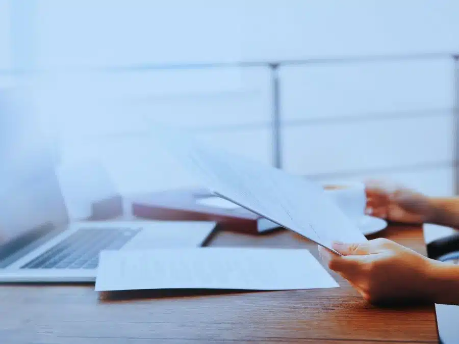 how to review a financial services guide for financial planners in Australia